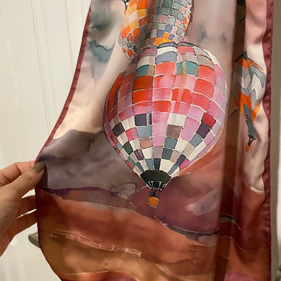 Cappadocia Turkey Hot Air Balloons 100% silk acarf - Picture 5 of 12